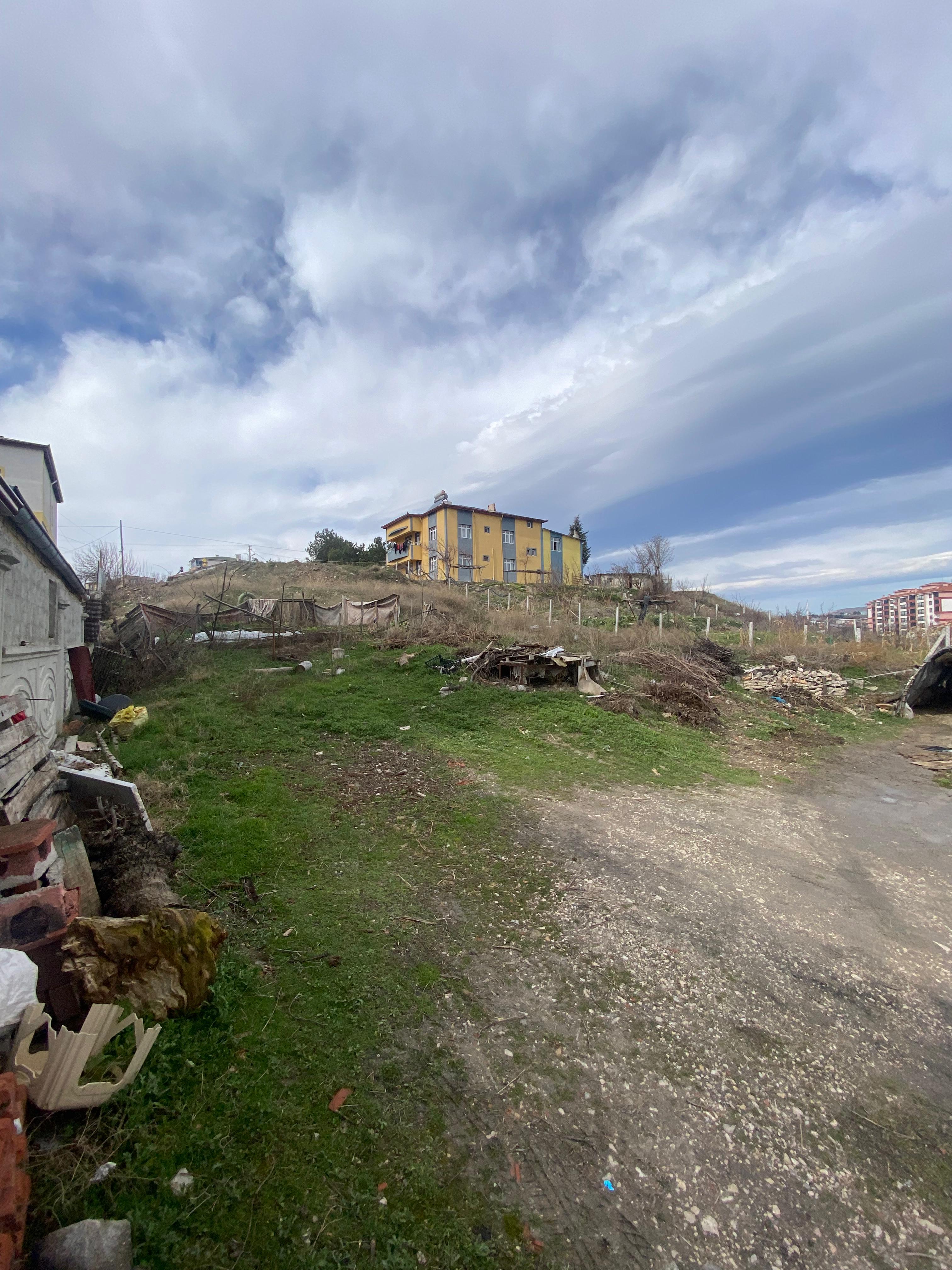 MABEL''DEN MERKEZİ KONUMDA ARSA